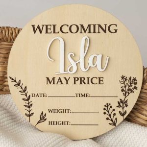 Creative 3D Birth Announcement Disc customised with girl's name Isla.